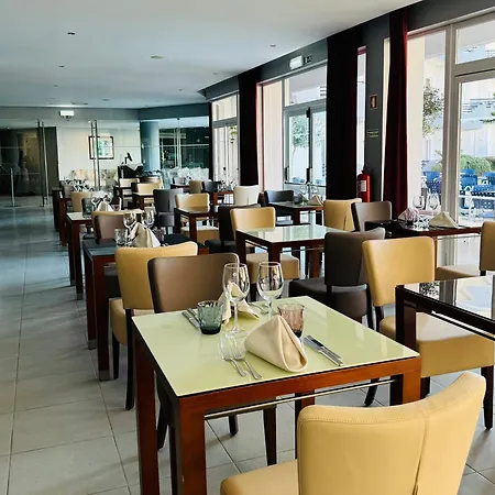 Hotell Gale Nautico 4*