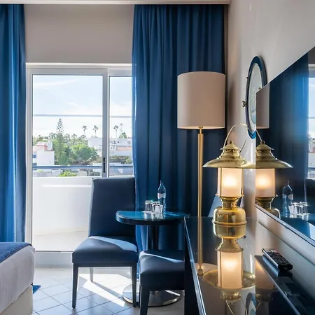 Отель Gale Nautico Армасан-де-Пера