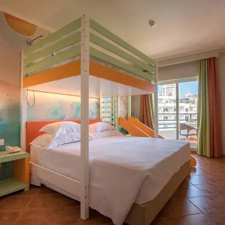 Gale Nautico Армасан-де-Пера